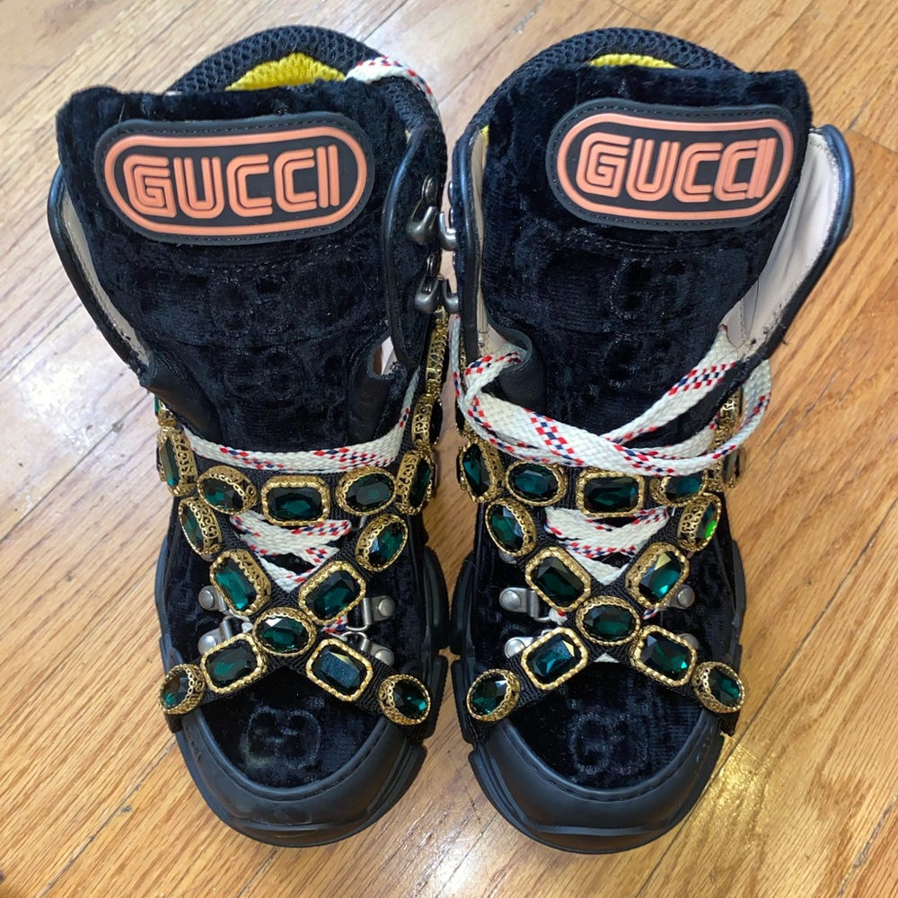 All black gucci shoes with gems Size 38